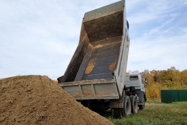 Topsoil Delivery in Lakeland